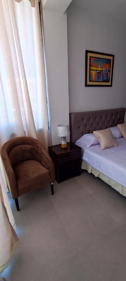 Bed and Breakfast Mantarraya Puerto Baquerizo Moreno Exterior foto